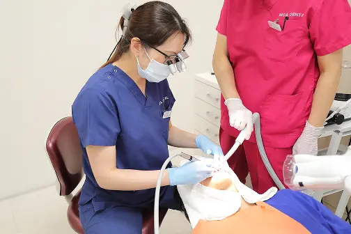 エアフローによる予防処置の様子